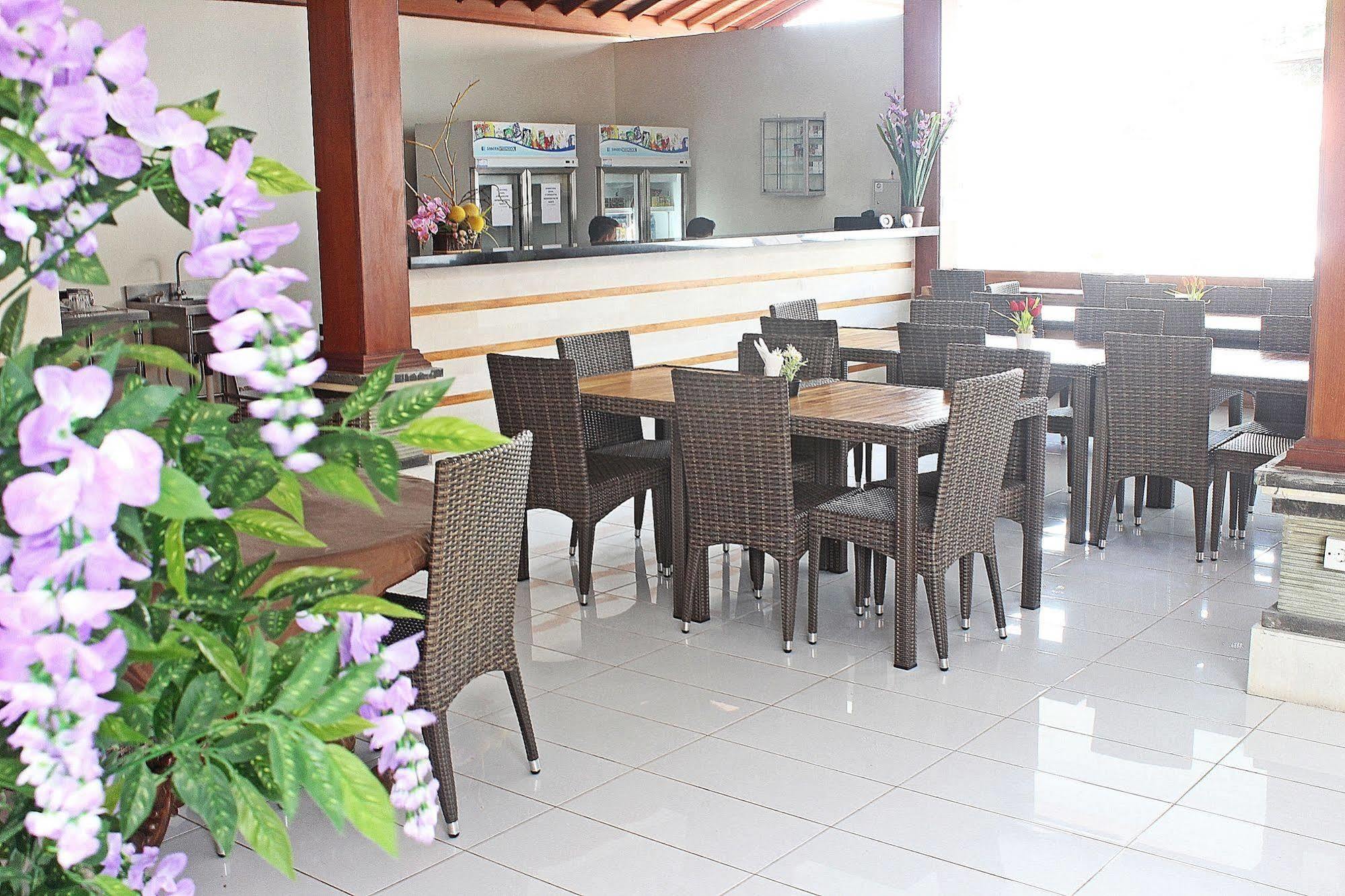 Mirah Hostel Legian Exterior foto